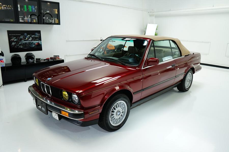  BMW 325i Convertible (Calypso Red) 1990 года  (фото 19 из 190)